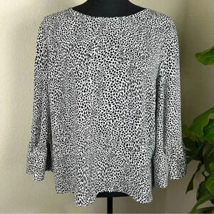 Black White Women’s Animal Print Bell Sleeve Blouse
